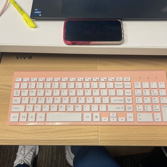 Blush Pink Mouse and Key board - Picture 3 of 8